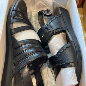 Ladies Bare Traps Like New Black Janie Sandal